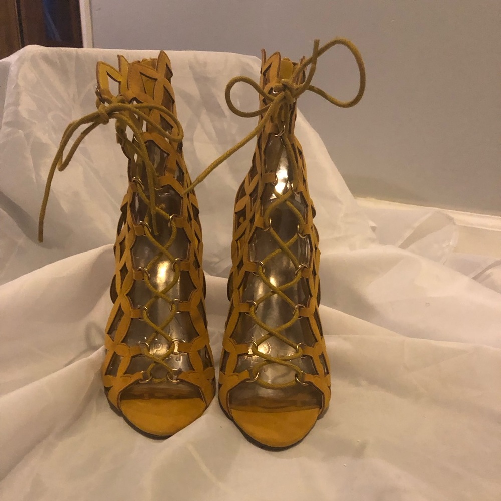Women’s size 10 , mustard yellow,gladiator sandal pumps.
